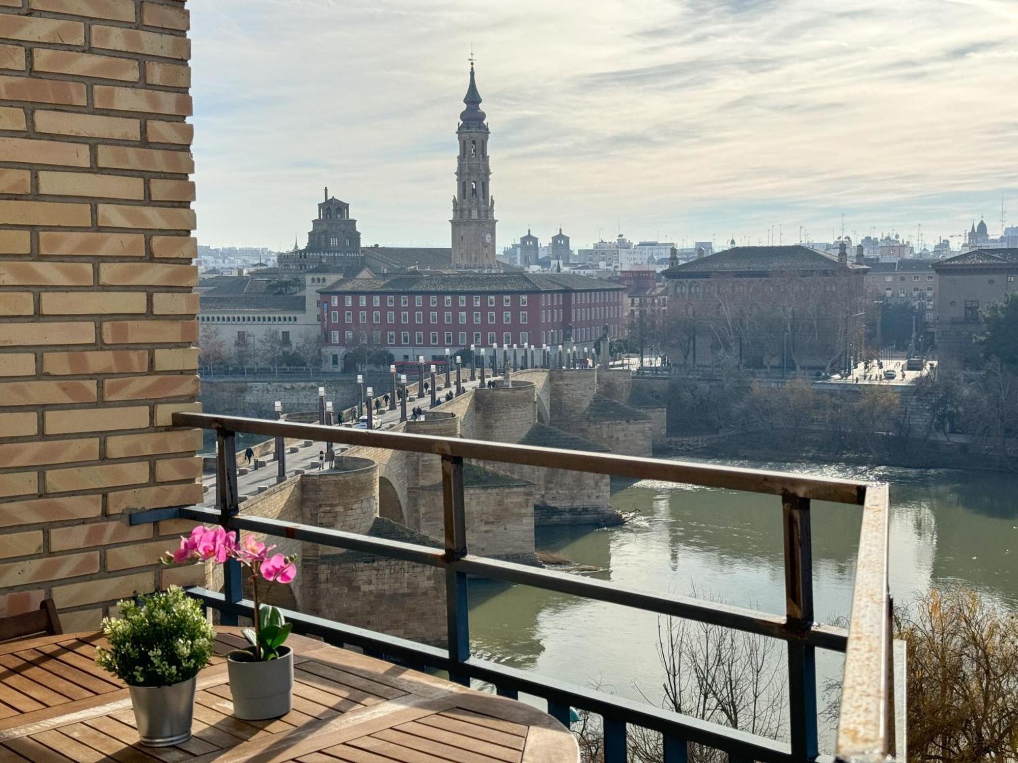 El Puente Del Pilar Comotucasa Zaragoza Eksteriør billede
